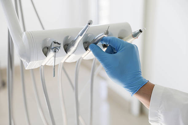 Professional Emergency Dentist technician working in Thompsonville, CT